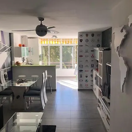 Amplio, Moderno Apartamento 3 *