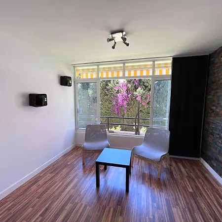 Amplio, Moderno Apartamento 3 *